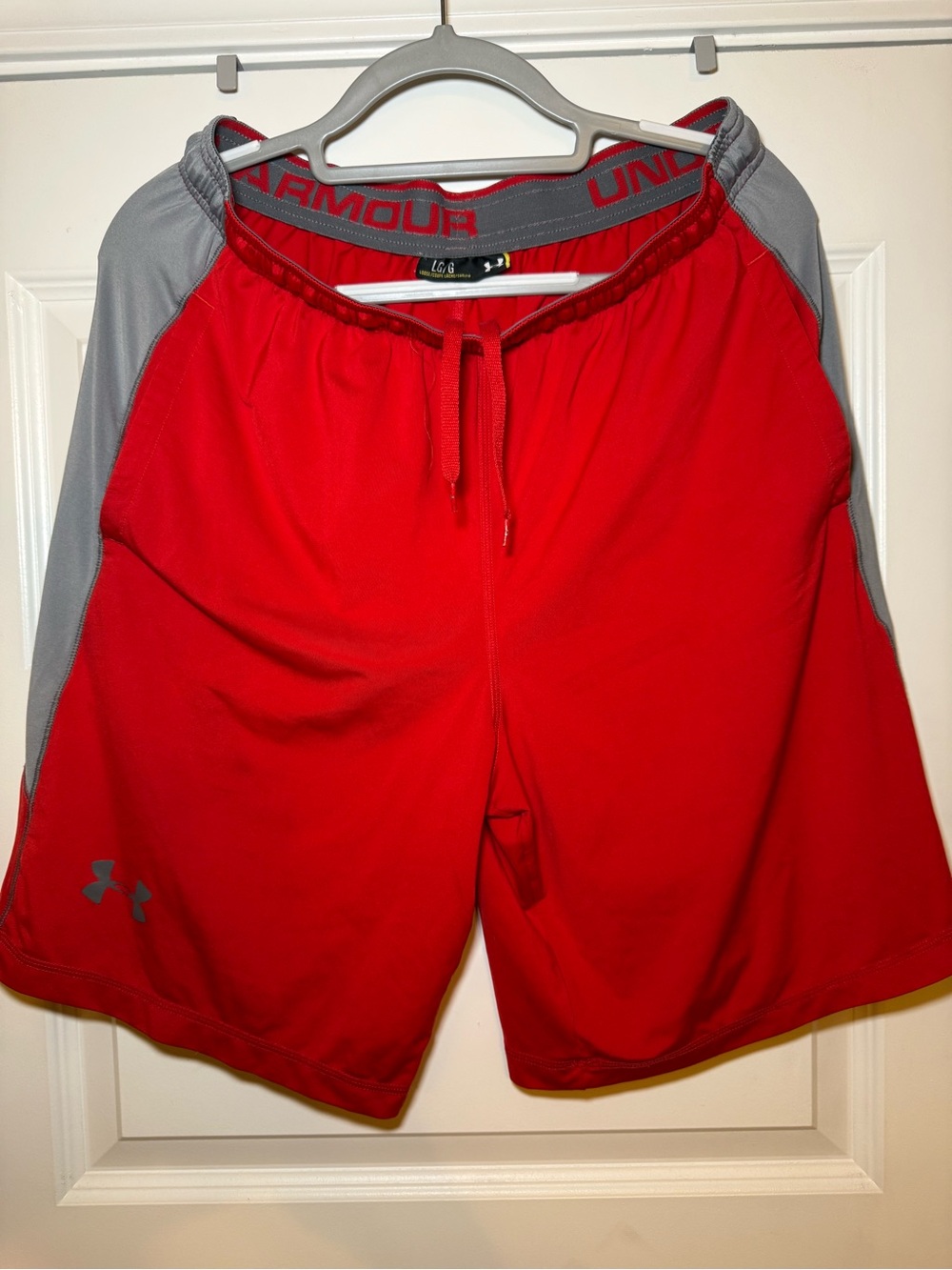 Under Armour Men’s Large Red Athletic Shorts with Gray Panels